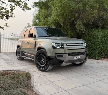 Land Rover Defender 2024