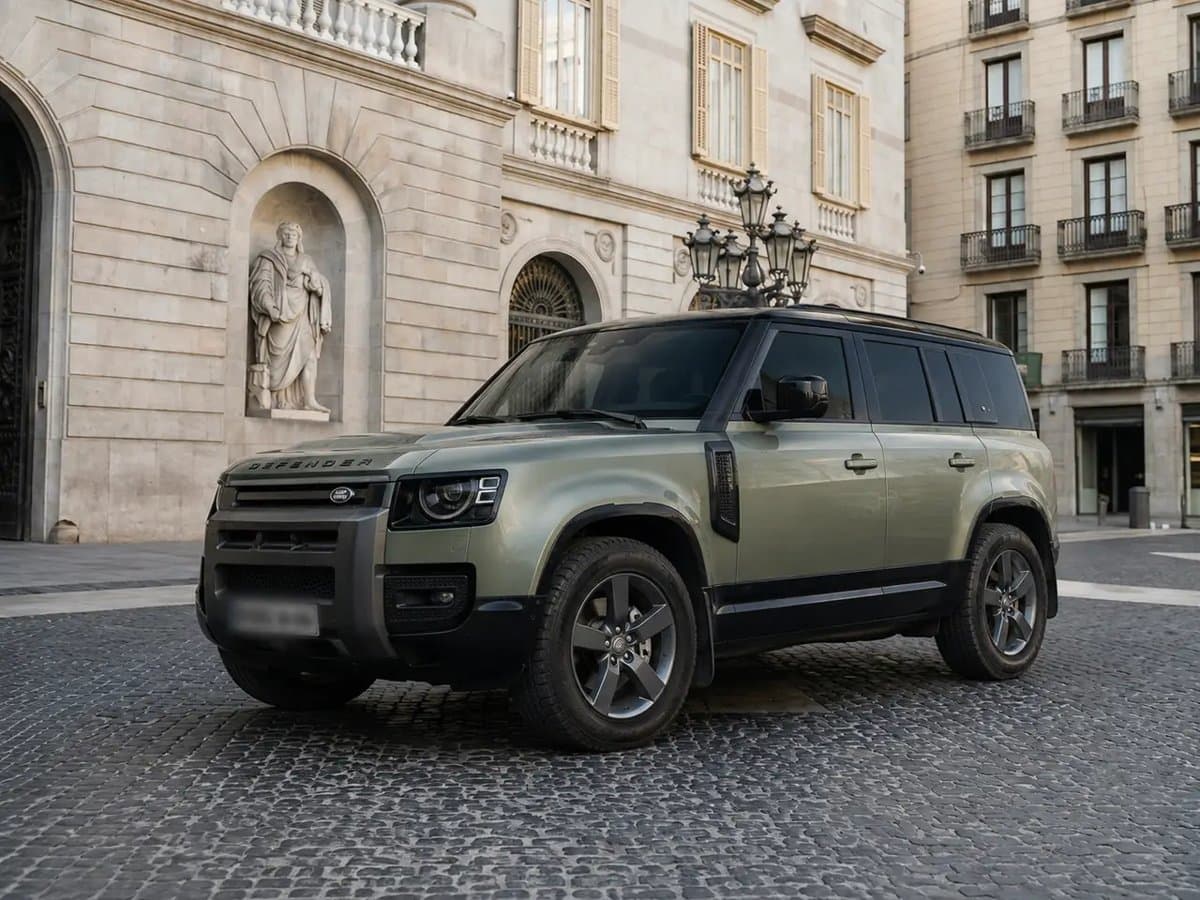 Land Rover Defender X-Dynamic (7 zits)